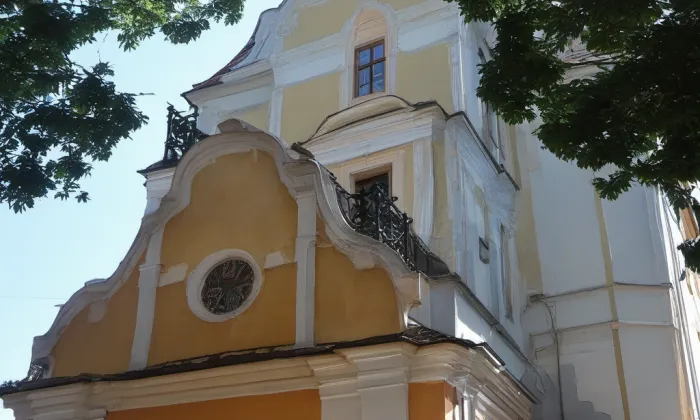kostel Nanebevzetí Panny Marie (Tašovice) – autumn