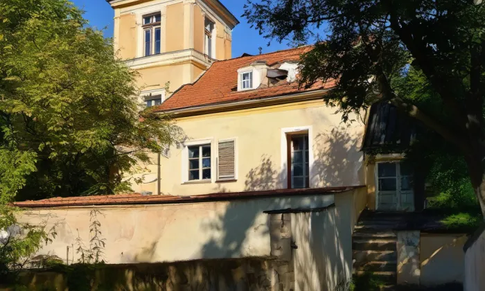 Kostel Narození Panny Marie (Buškovice) – spring