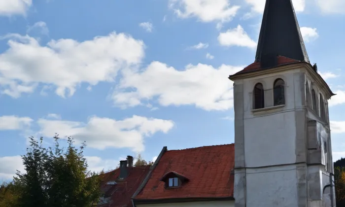 Kostel Narození Panny Marie (Loučim) – autumn