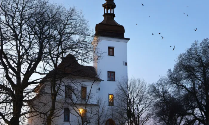 Kostel Narození Panny Marie (Nový Kostelec) – noc