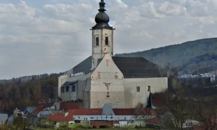 Kostel Nejsvětější Trojice (Kopřivná) – noc
