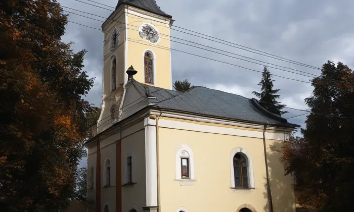 Kostel Nejsvětější Trojice (Mysločovice) – autumn