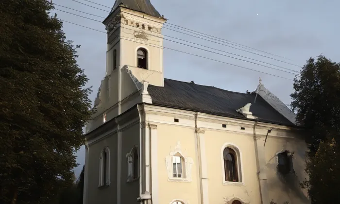 Kostel Nejsvětější Trojice (Mysločovice) – noc