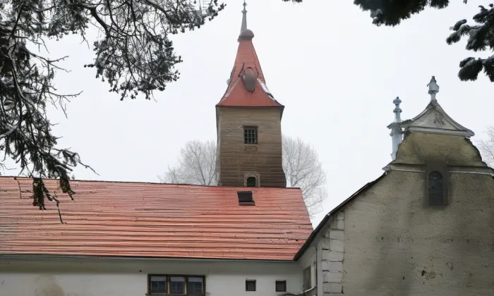 Kostel Nejsvětější Trojice (Neznašov) – winter