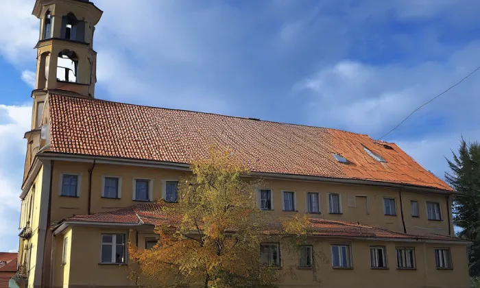 Kostel Panny Marie Královny míru – autumn