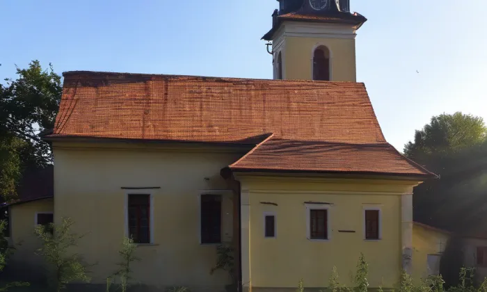 kostel Povýšení svatého Kříže (Údlice) – summer