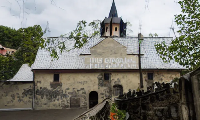 Kostel Povýšení svatého Kříže (Lobeč) – noc