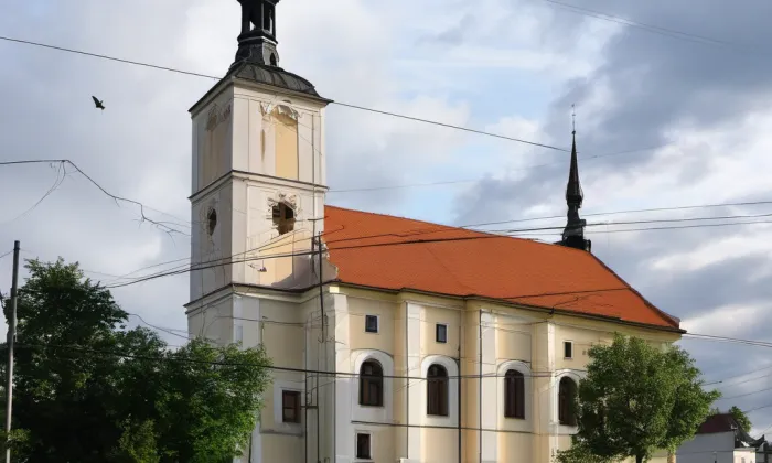 kostel svaté Maří Magdalény v Lázních Bohdaneč – noc