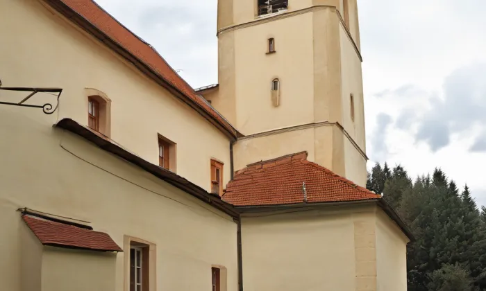 kostel svaté Markéty (Loděnice) – autumn