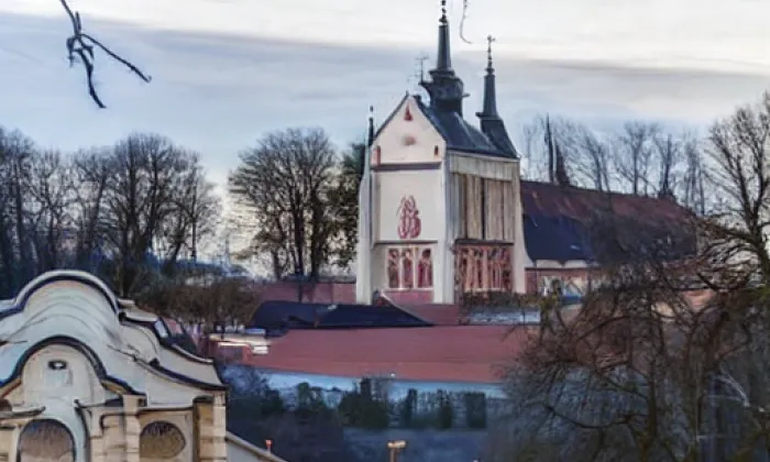 Kostel svatých Petra a Pavla (Petrovice u Sušice) – noc