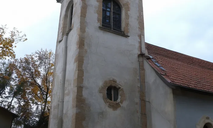kostel svatého Šimona a Judy (Buřenice) – autumn