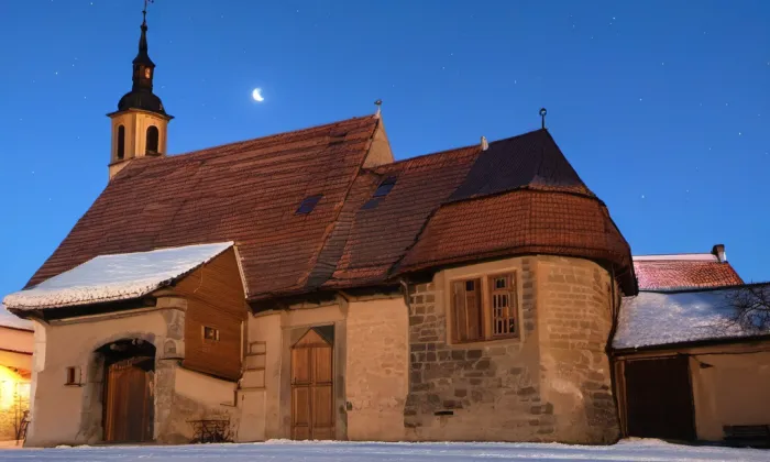 Kostel svatého Antonína Paduánského (Vyšní Lhoty) – noc