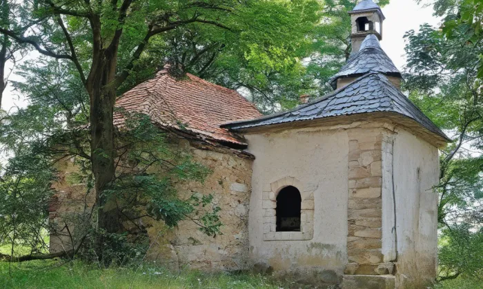 Kostel svatého Jakuba (Bochov) – summer