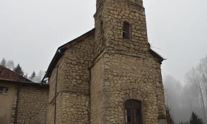 Kostel svatého Jakuba apoštola (Mrzlice) – winter