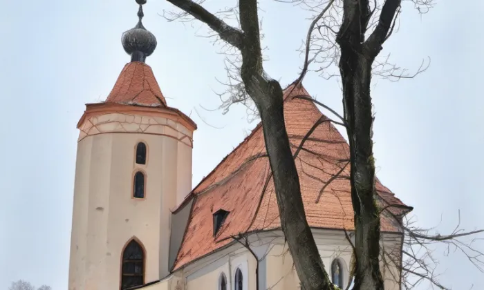 kostel svatého Jakuba Staršího ve Slušticích – iluminace