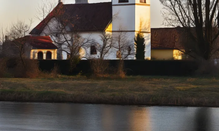 Kostel svatého Jana Evangelisty (Dlouhá Lhota) – summer