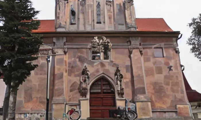 Kostel svatého Jana Křtitele (Byšice) – summer