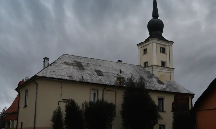 Kostel svatého Linharta (Dolní Studénky) – autumn