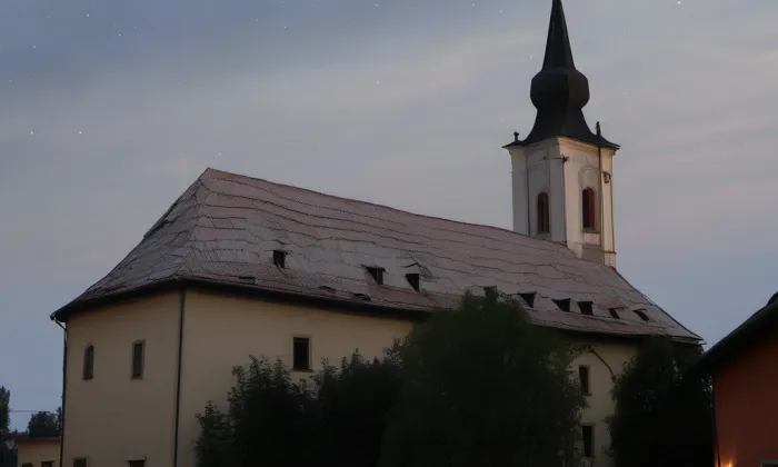 Kostel svatého Linharta (Dolní Studénky) – noc