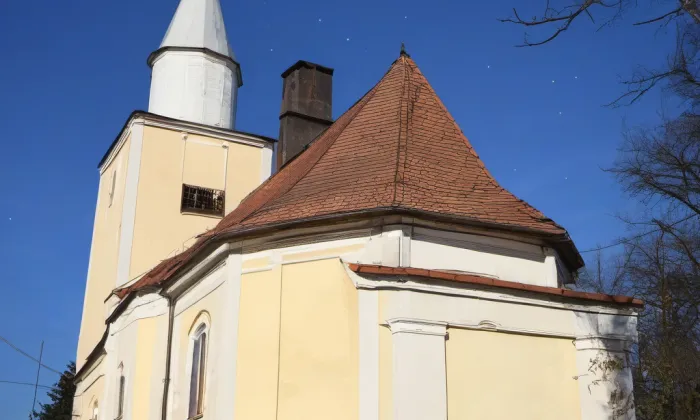 kostel svatého Mikuláše (Veverské Knínice) – noc