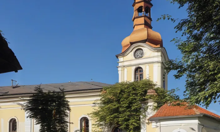 Kostel svatého Petra a Pavla (Milovice u Hořic) – summer