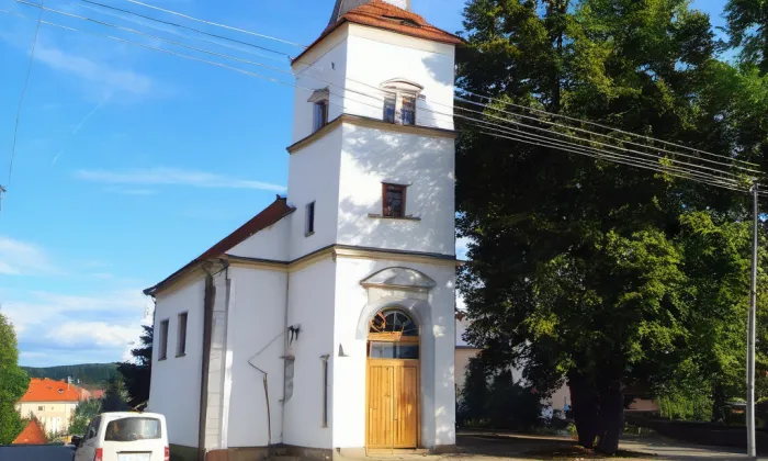 kostel svatého Petra a Pavla (Přešovice) – autumn