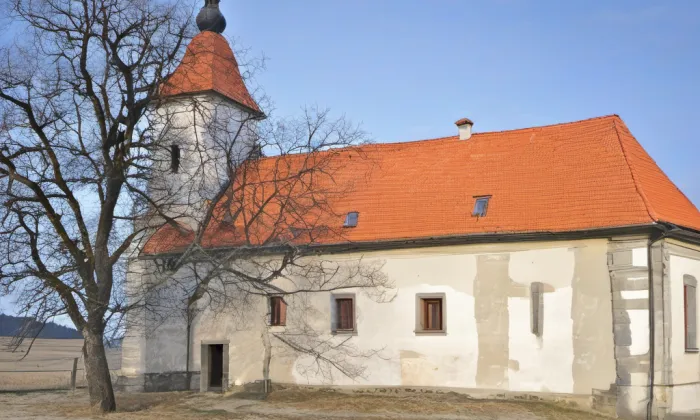 Kostel svatého Prokopa (Žiželice) – noc