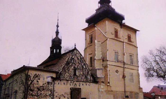 Kostel svatého Václava (Malá Bukovina) – autumn
