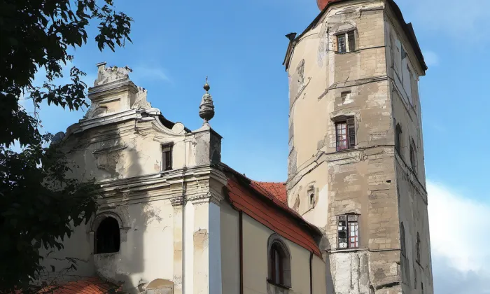 kostel svatého Václava (Svojšice) – autumn