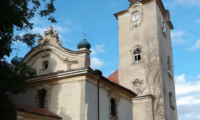 kostel svatého Václava (Svojšice) – noc