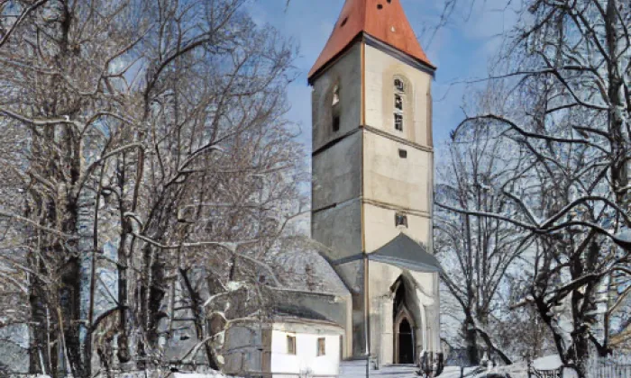 Kostel svatého Václava (Vrbčany) – summer