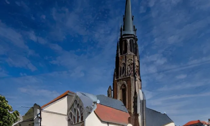 Kostel svatého Václava v Břeclavi – noc