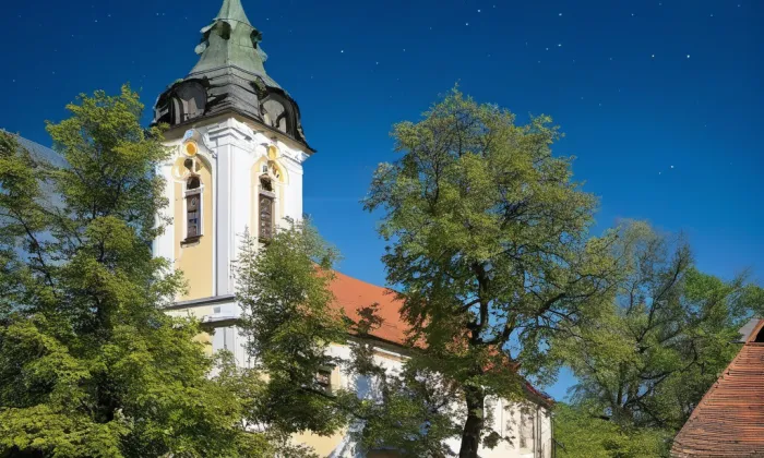Kostel svatého Václava v Dolních Bojanovicích – noc