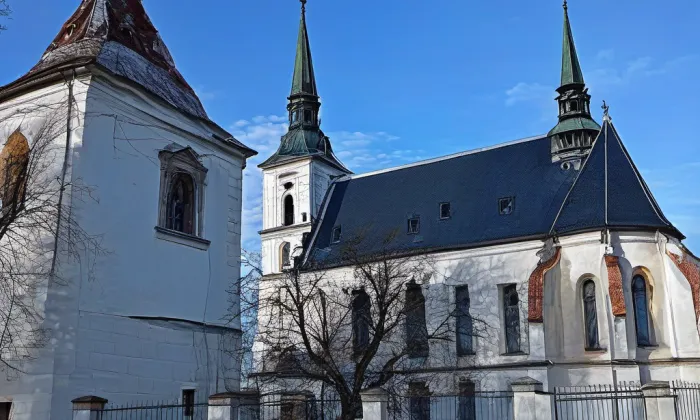 Kostel svatého Vavřince (Veliká Ves) – spring