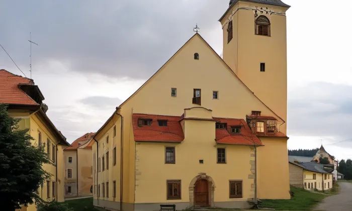 Kostel svatého Vavřince (Zbraslavice) – noc