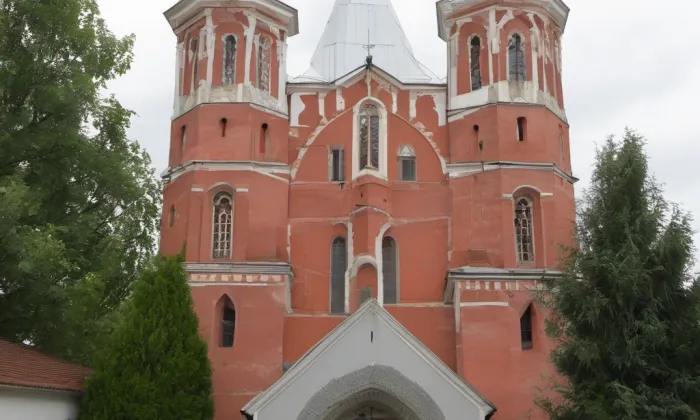 kostel svatého Vincence z Pauly s farou – noc