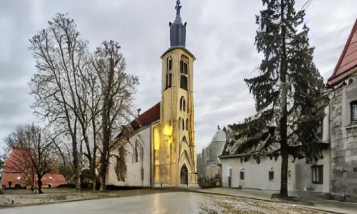 Kostel svatého Vojtěcha (Libice nad Cidlinou) – noc