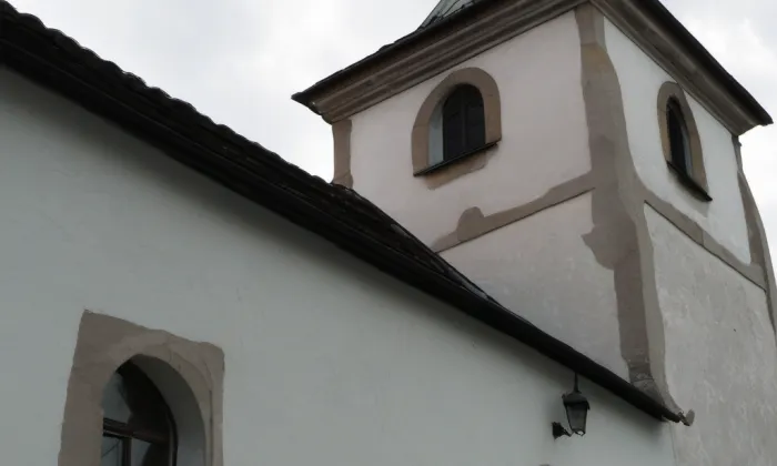 Kostel Všech svatých (Řesanice) – spring