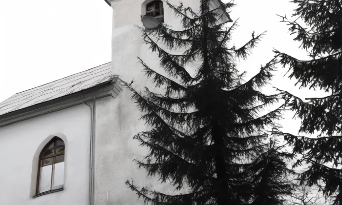 Kostel Všech svatých (Sedloňov) – noc
