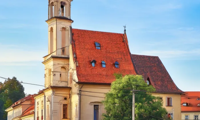 Kostel Zvěstování Panny Marie Na trávníčku – summer