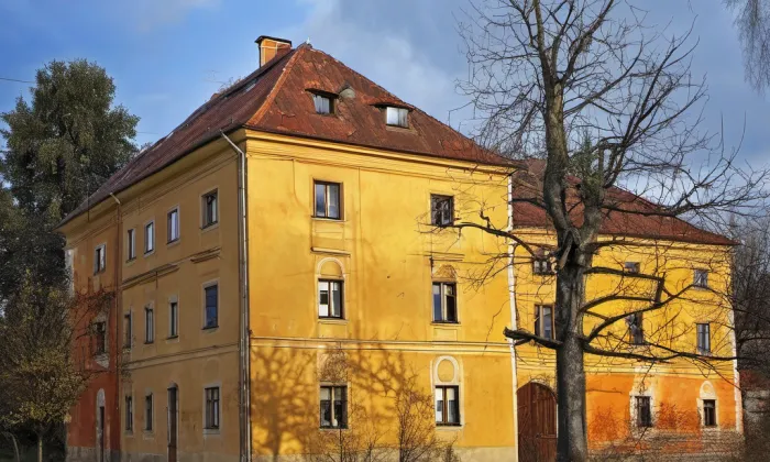 Nový zámek Batelov – autumn