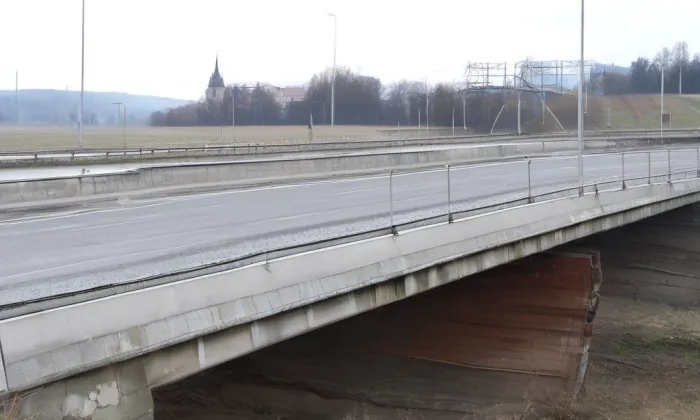 Slavičí most – noc