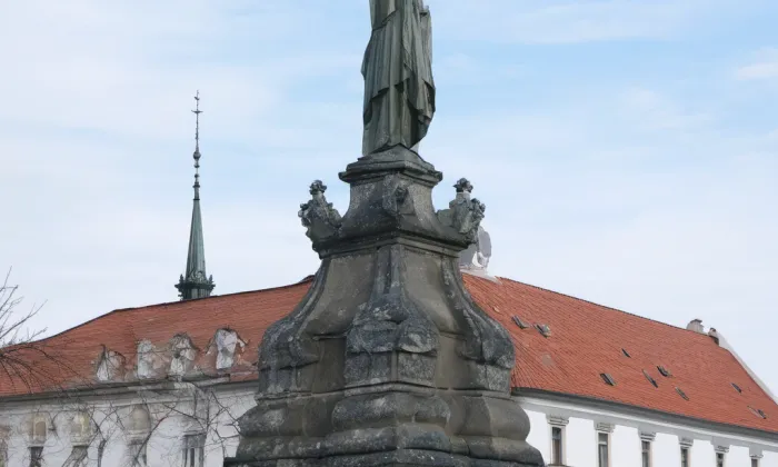 Sloup Nejsvětější Trojice – winter