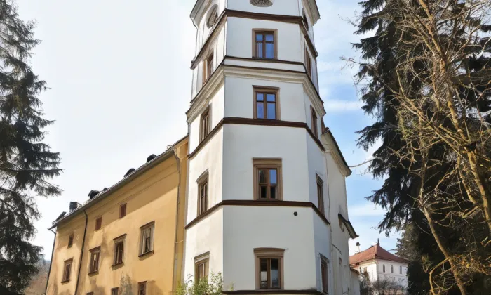 Zámek Radim – noc