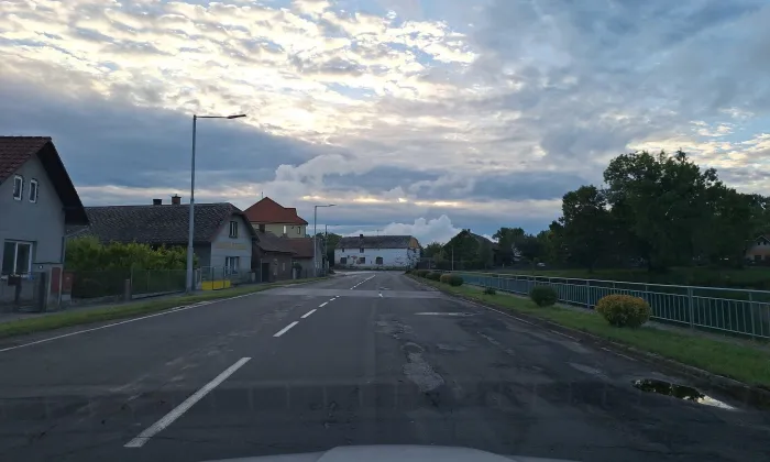 Kříž ve Vinarech