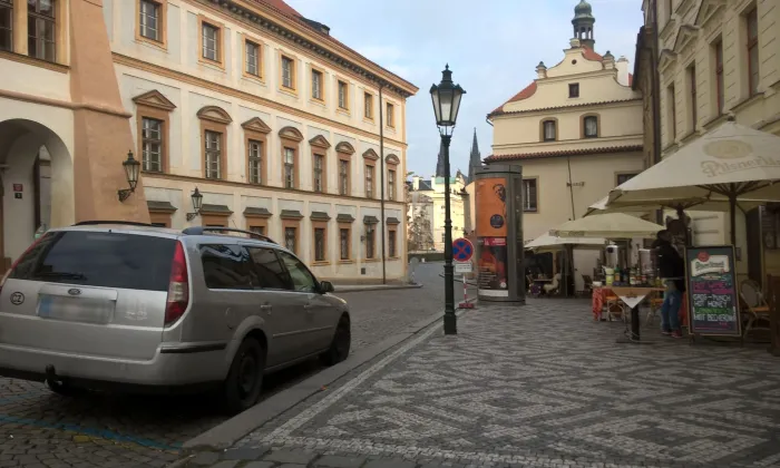 Martinický palác (Loretánská ulice)