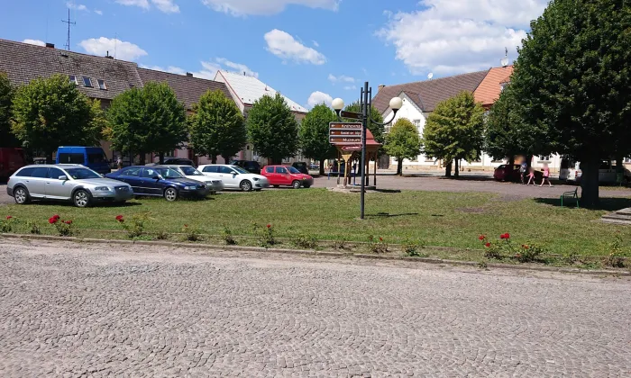 Radnice (Železnice)