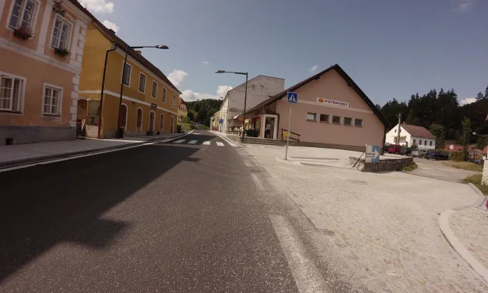 Sloup se sochou svatého Jana Nepomuckého (Rožmberk nad Vltavou)