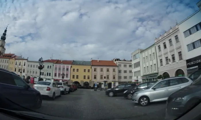 Sloup se sousoším a sochou Panny Marie v Kroměříži