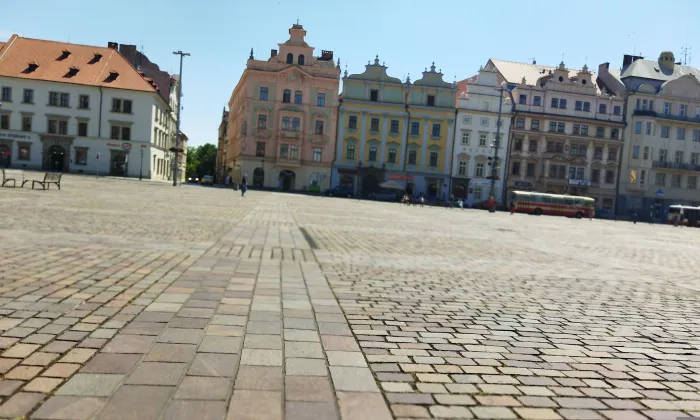 Veřejné záchodky a tramvajová čekárna na náměstí Republiky